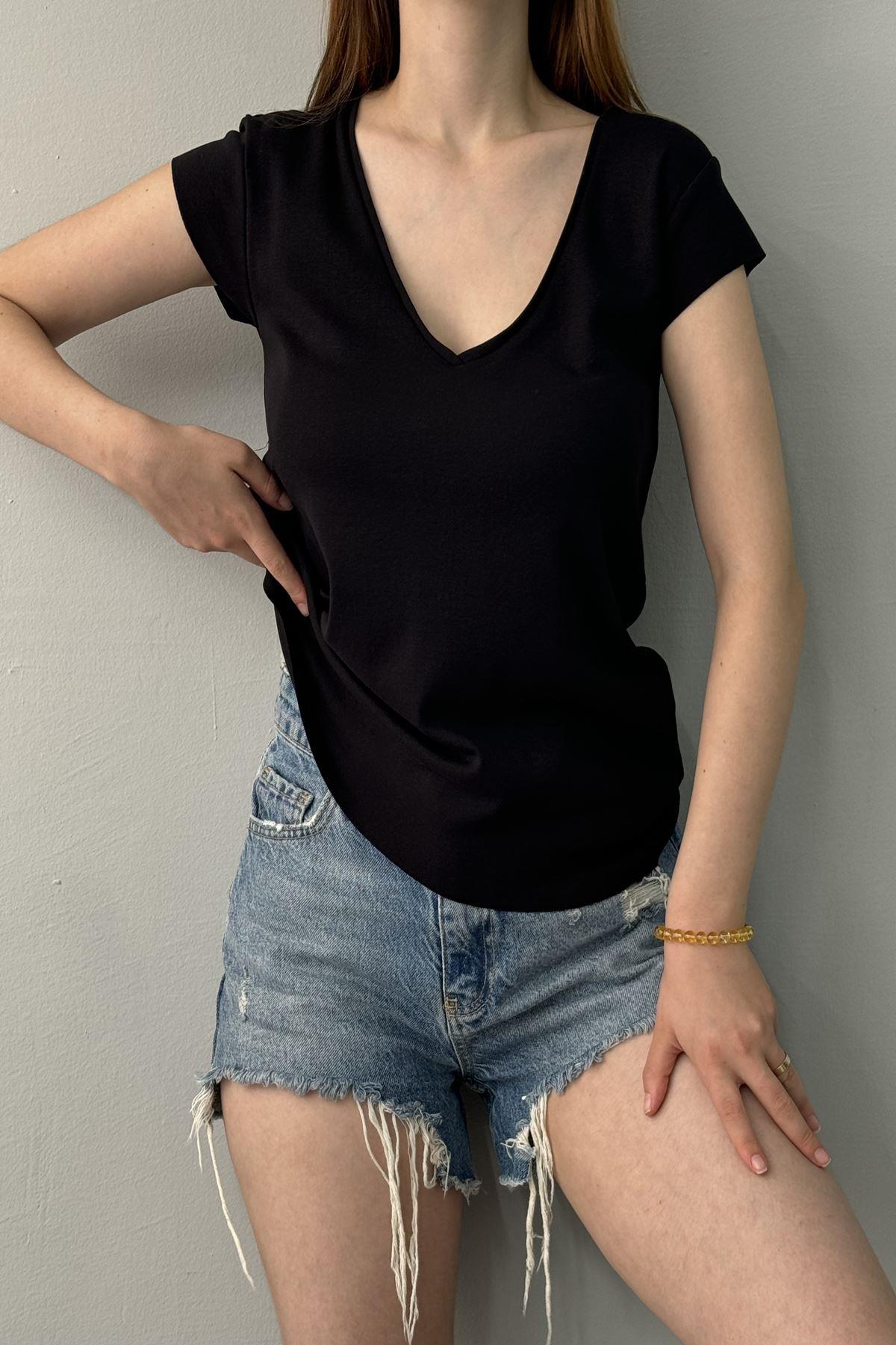 V YAKA TSHIRT