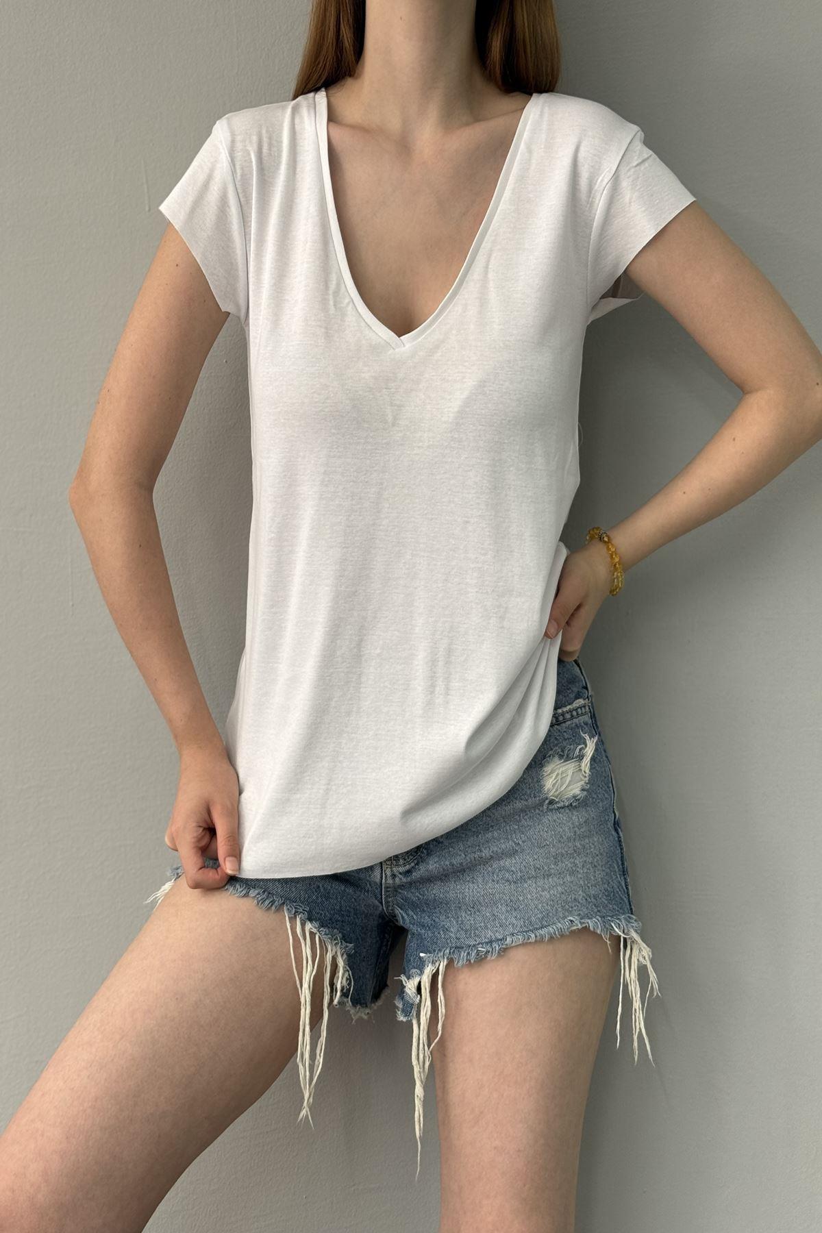 V YAKA TSHIRT