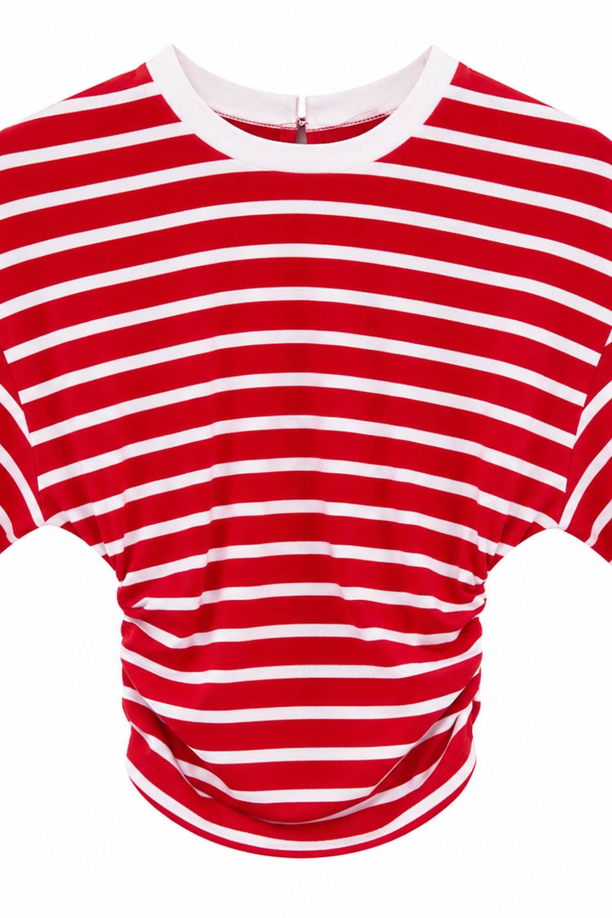 YAN BÜZGÜ DETAY ÇİZGİLİ TSHIRT