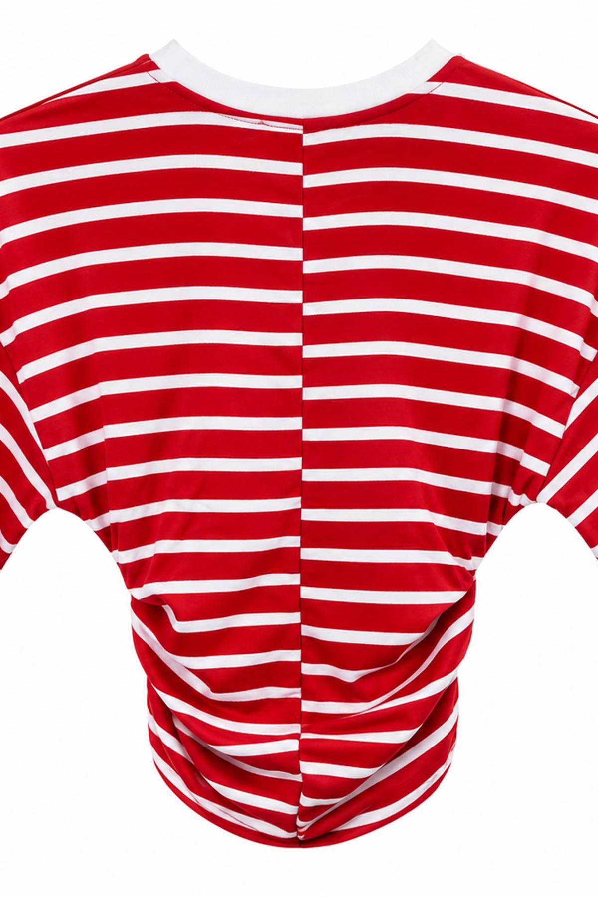 YAN BÜZGÜ DETAY ÇİZGİLİ TSHIRT
