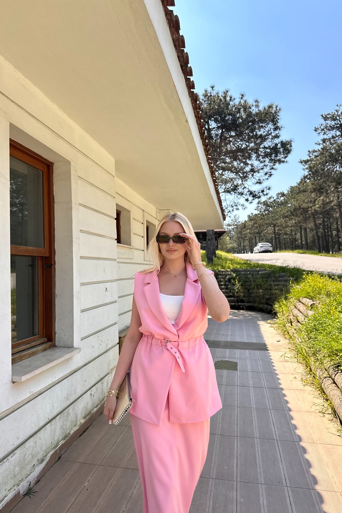 MONO YAKA KEMER DETAYLI YELEK