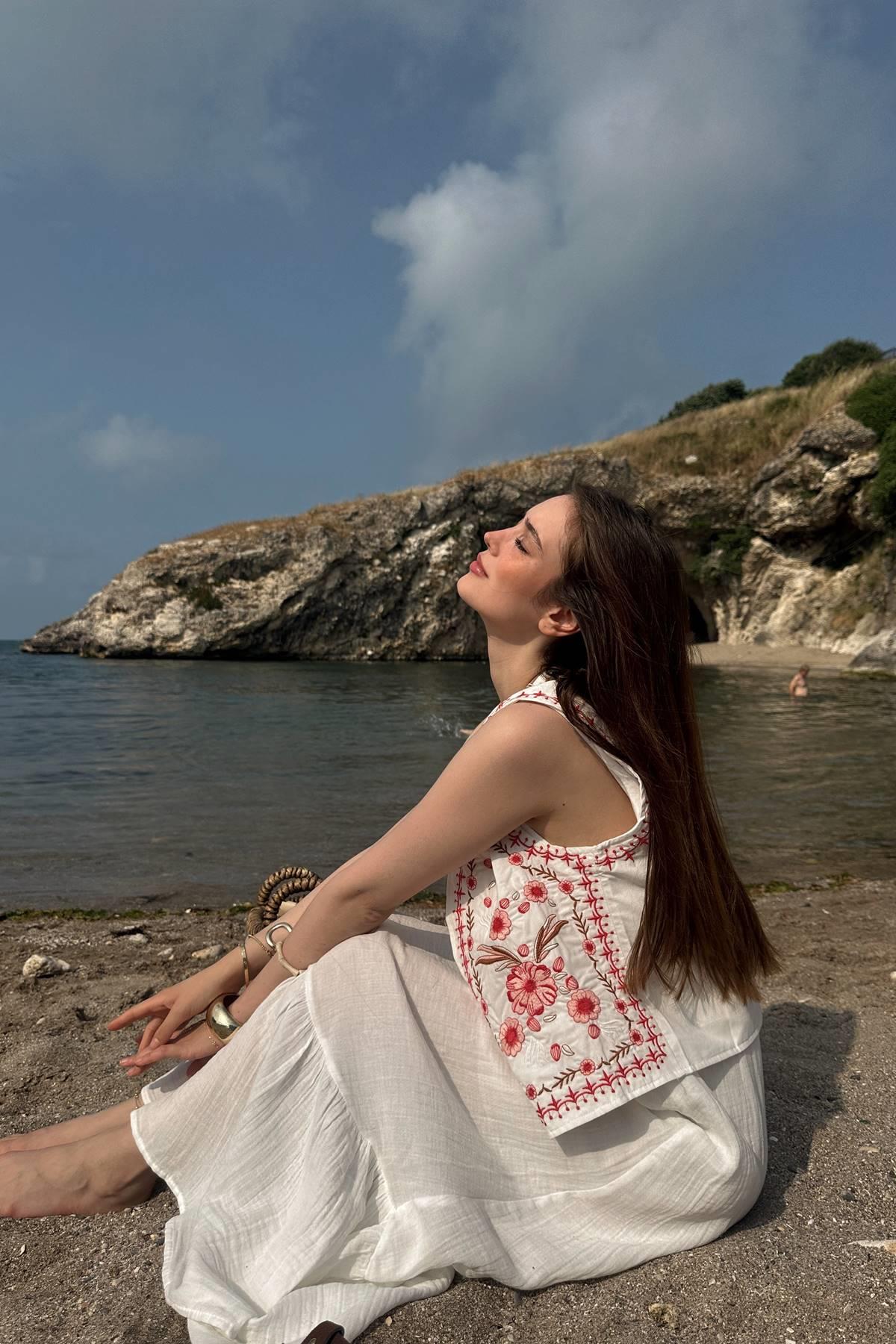 NAKIŞ DETAYLI YELEK
