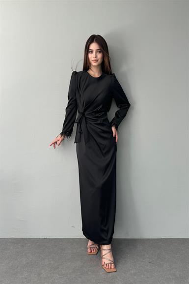 KOL SAÇAKLI SATEN ELBİSE