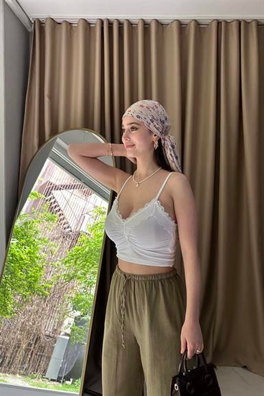 DANTEL DETAYLI TOP