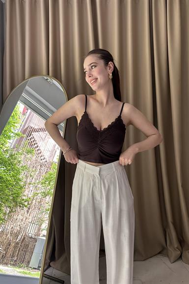 DANTEL DETAYLI TOP