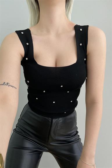 KARE YAKA TAŞLI ATLET