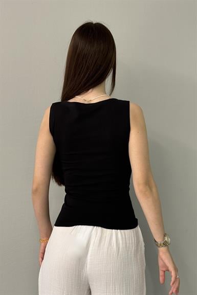 KAYIK YAKA KOLSUZ TOP