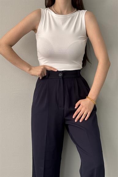 KAYIK YAKA KOLSUZ TOP