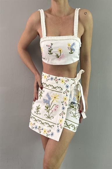 NAKIŞ DETAY CROP BLUZ