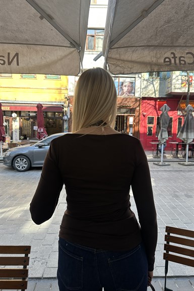 BOYUNDAN DANTEL GEÇMELİ BLUZ