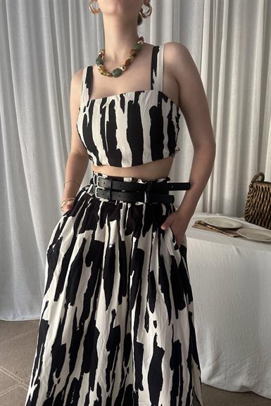 DESENLİ ASKILI CROP BLUZ