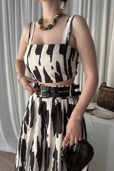 DESENLİ ASKILI CROP BLUZ