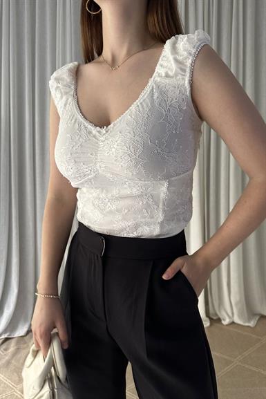 FİYONK DETAYLI DANTEL TOP