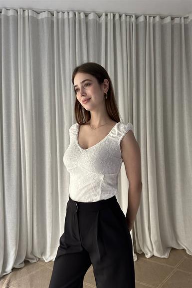 FİYONK DETAYLI DANTEL TOP