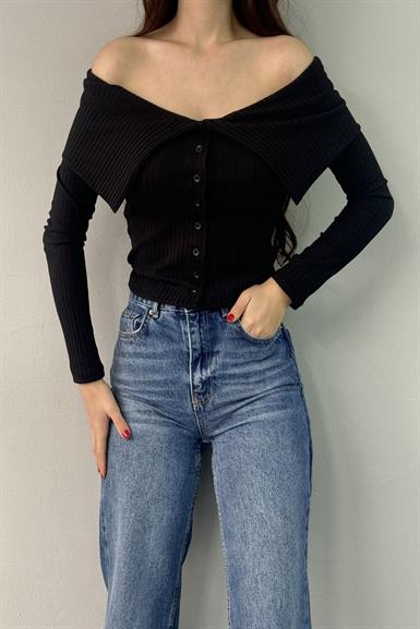 OMUZLARI AÇIK DÜĞMELİ TOP