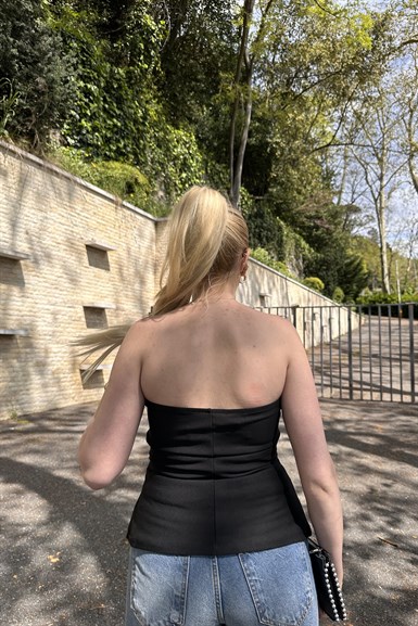 ÖN PİLELİ ÖRME STRAPLEZ BLUZ