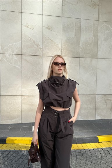 TOKA DETAYLI CROP BLUZ