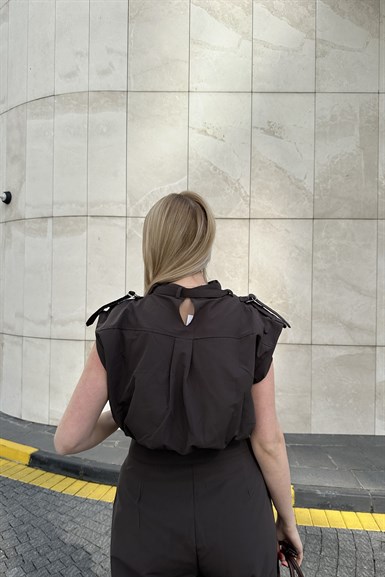 TOKA DETAYLI CROP BLUZ
