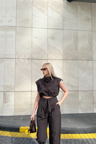 TOKA DETAYLI CROP BLUZ