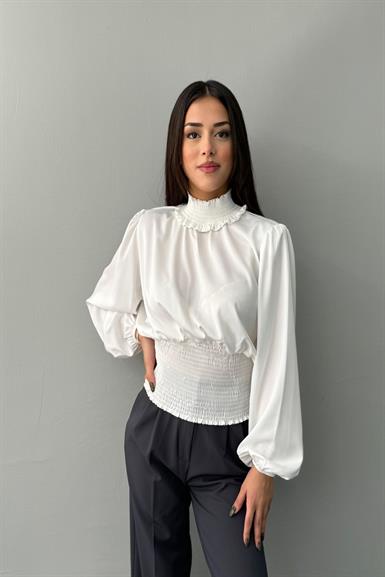 YAKA VE ETEK UCU GİPELİ SATEN BLUZ
