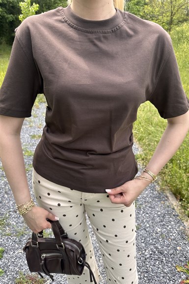 YANI BÜZGÜ DETAY TSHIRT