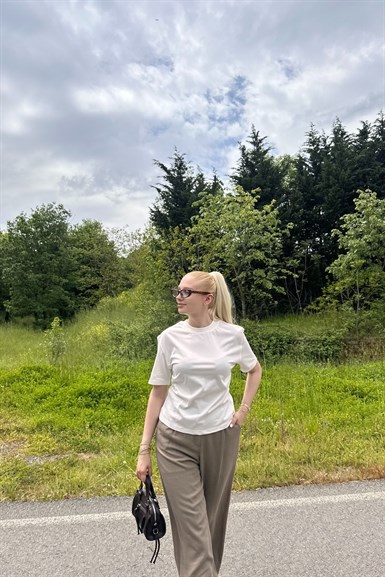 YANI BÜZGÜ DETAY TSHIRT