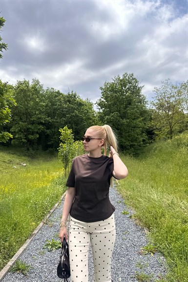 YANI BÜZGÜ DETAY TSHIRT