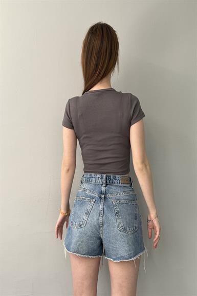 DÜĞMELİ CROP TOP