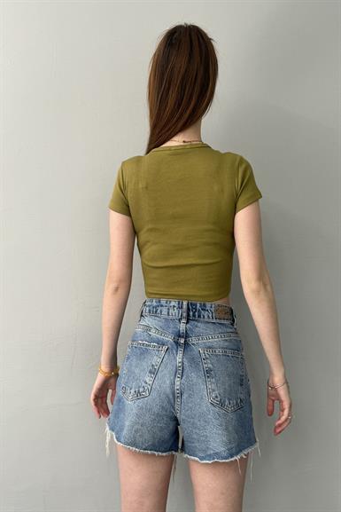DÜĞMELİ CROP TOP