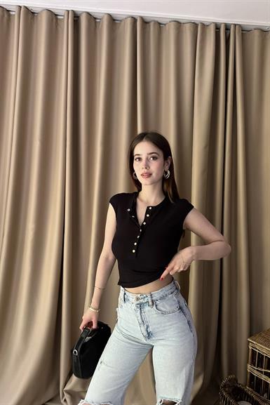 DÜĞMELİ KISA KOLLU TOP