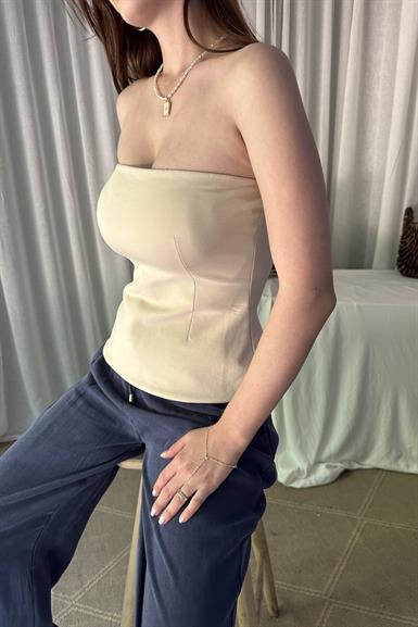 STRAPLEZ PEPLUM TOP