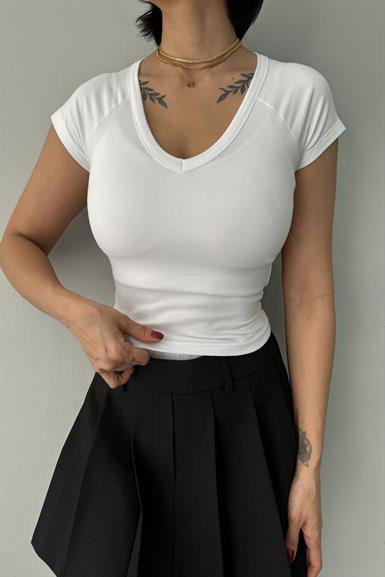 V YAKA CROP BADY