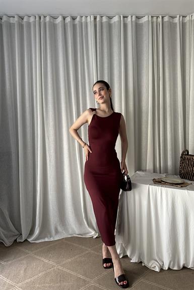 AKSESUAR DETAYLI ASİMETRİK ELBİSE