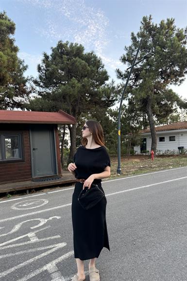 ASİMETRİK YAKA YÜNLÜ KEMERLİ TRIKO ELBİSE