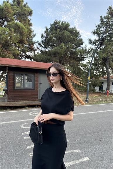ASİMETRİK YAKA YÜNLÜ KEMERLİ TRIKO ELBİSE