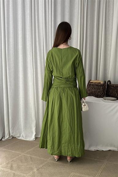 BELİ KUŞAK DETAYLI KRAŞ ELBİSE