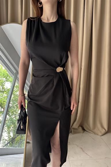 BÜZGÜ VE DÜĞME DETAYLI ELBİSE