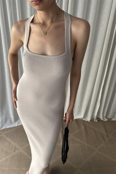 HALTER YAKA FİTİLLİ TRIKO ELBİSE