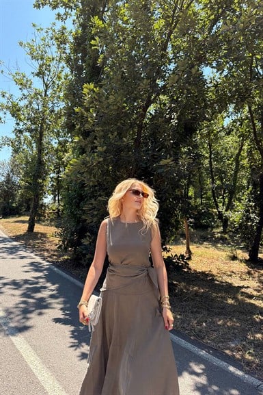KUŞAK DETAYLI ELBİSE