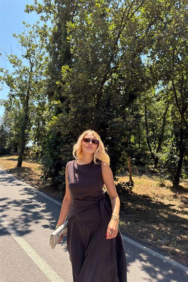 KUŞAK DETAYLI ELBİSE