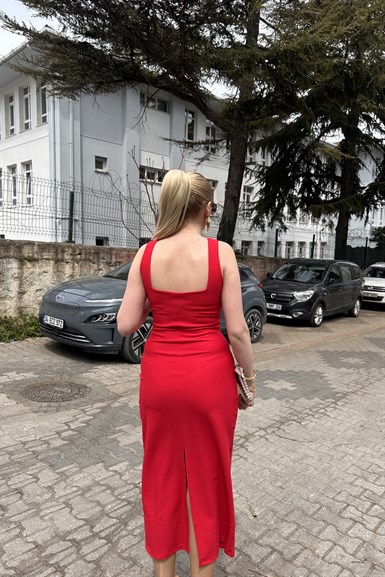 OMUZ AKSESUARLI KARE YAKA ÖRME ELBİSE