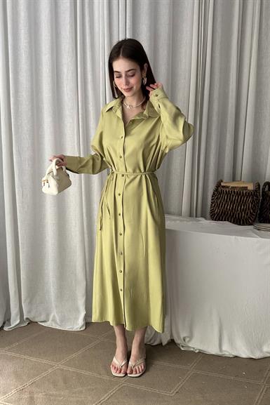 ÖN DÜĞMELİ BELİ KUŞAK BAĞLAMALI TENSEL ELBİSE
