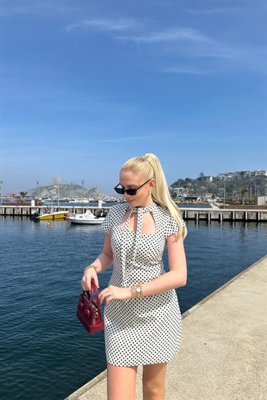 YAKA BAĞCIK DETAY PUANTİYE DESEN ELBİSE