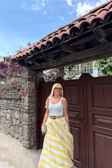 ÇİZGİLİ KEMER DETAY VEREV ETEK