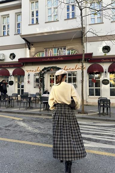 KEMER DETAYLI EKOSE DESENLİ YIRTMAÇLI ETEK