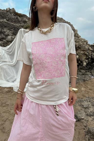 NAKIŞ DETAYLI TSHIRT