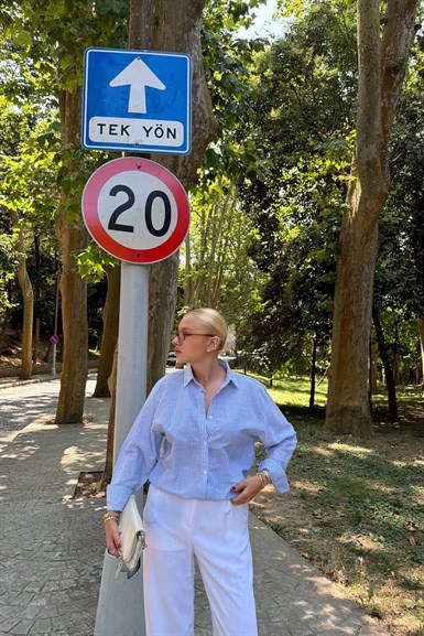 ARKASI KALP DETAY ÇİZGİLİ GÖMLEK