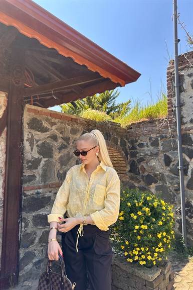 BAĞCIK DETAY JAKARLI GÖMLEK