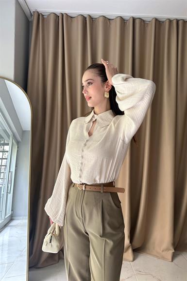 BEBE YAKA ÖN DÜĞMELİ BLUZ
