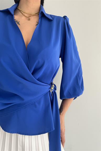 KRUVAZE ZİNCİR DETAYLI BLUZ